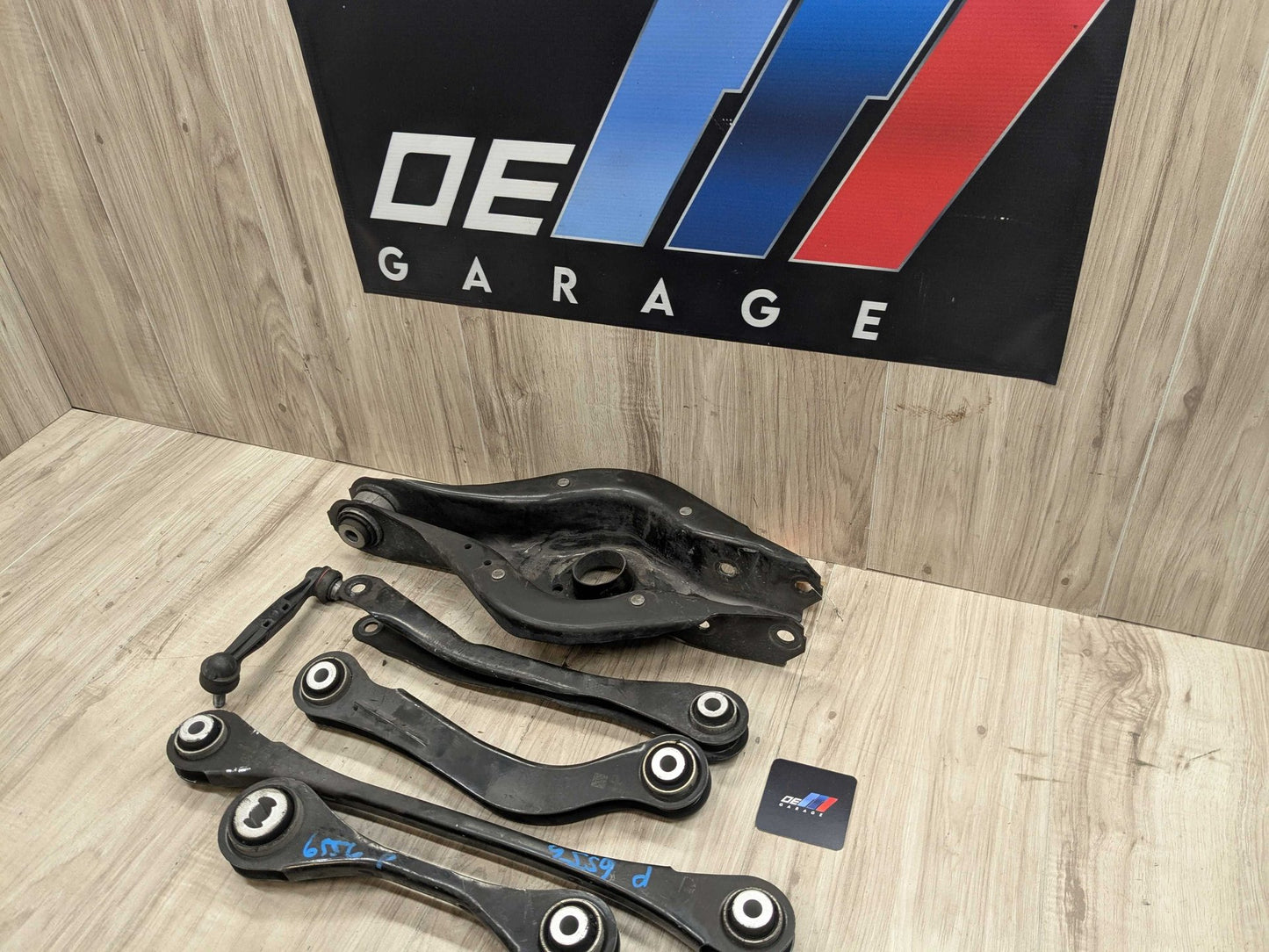 2023 BMW M240i G42 Rear Right Passenger Control Arms SET 6886448 OEM BMW G20 G22 G23 G26 G29 G42 Rear Right Passenger Upper Lower Control Arm SET