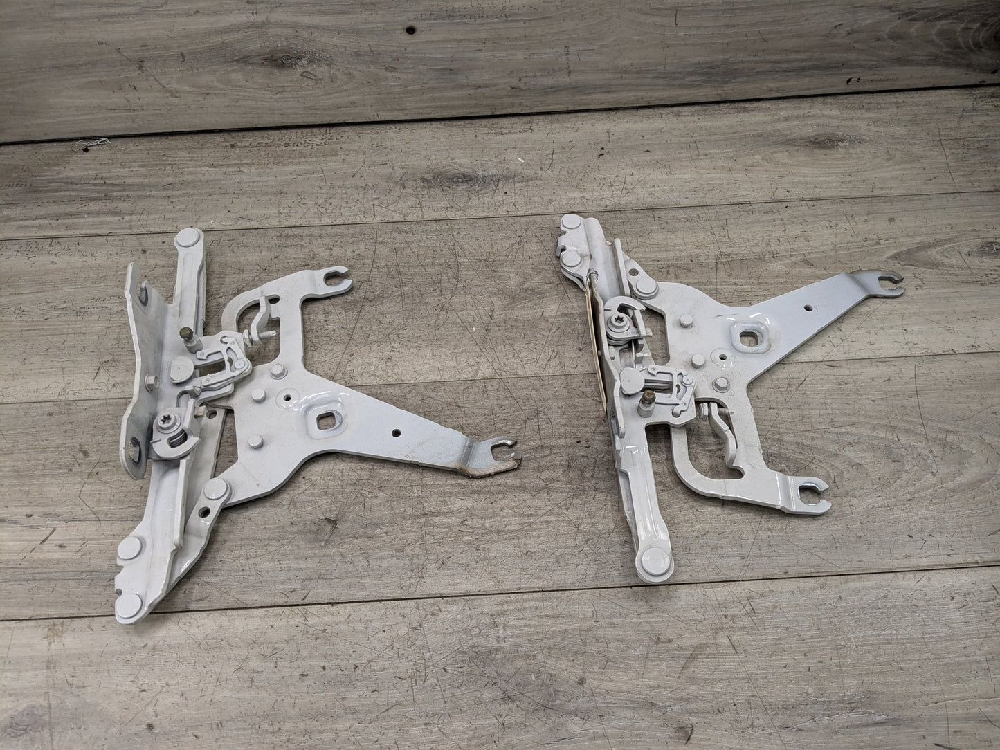 OEM BMW F15 F16 F85 X5 X6 Left Right Hood Hinge Support Bracket Brace SET
