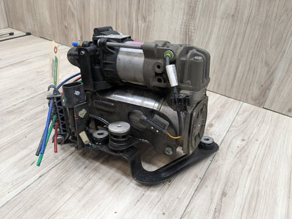 2016 BMW 750i G12 Air Suspension Compressor Pump 6861882 16-22 OEM BMW G11 G12 740 750 M760 Air Suspension Compressor Pump Module Motor OEM