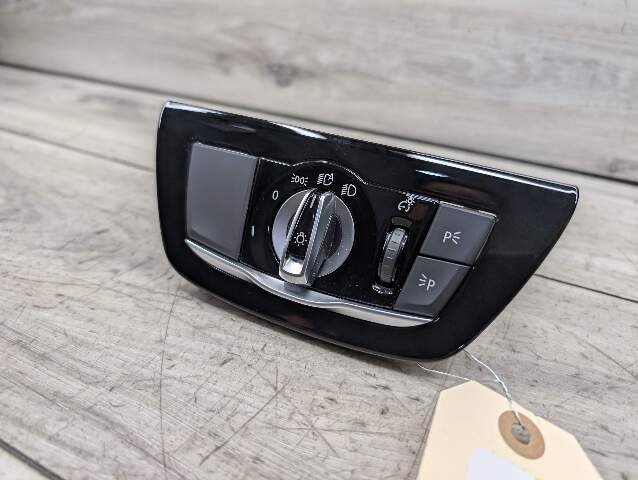 OEM BMW F90 G30 G32 530 540 M550 M5 Headlight Switch Control Panel Light Module