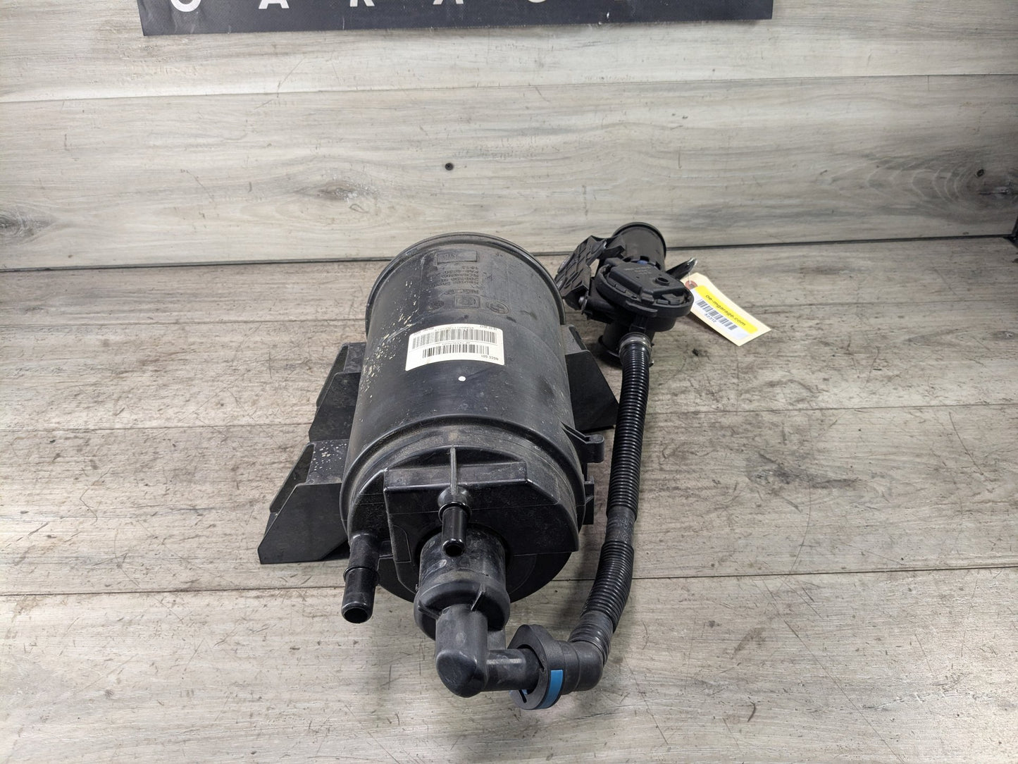 2020 BMW X3 G01 Fuel Vapor Charcoal Canister 7459686 OEM BMW G01 G02 F97 X3 X4 Charcoal Filter Fuel Tank Vapor Evaporator Canister