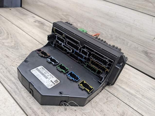OEM Mercedes A207 W212 E550 Front SAM Module Relay Fuse Junction Box