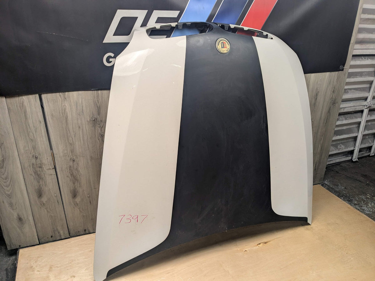 07-14 OEM BMW E70 E71 X5 X6 Hood Bonnet Panel White 300 White ALPINWEISS III (300)