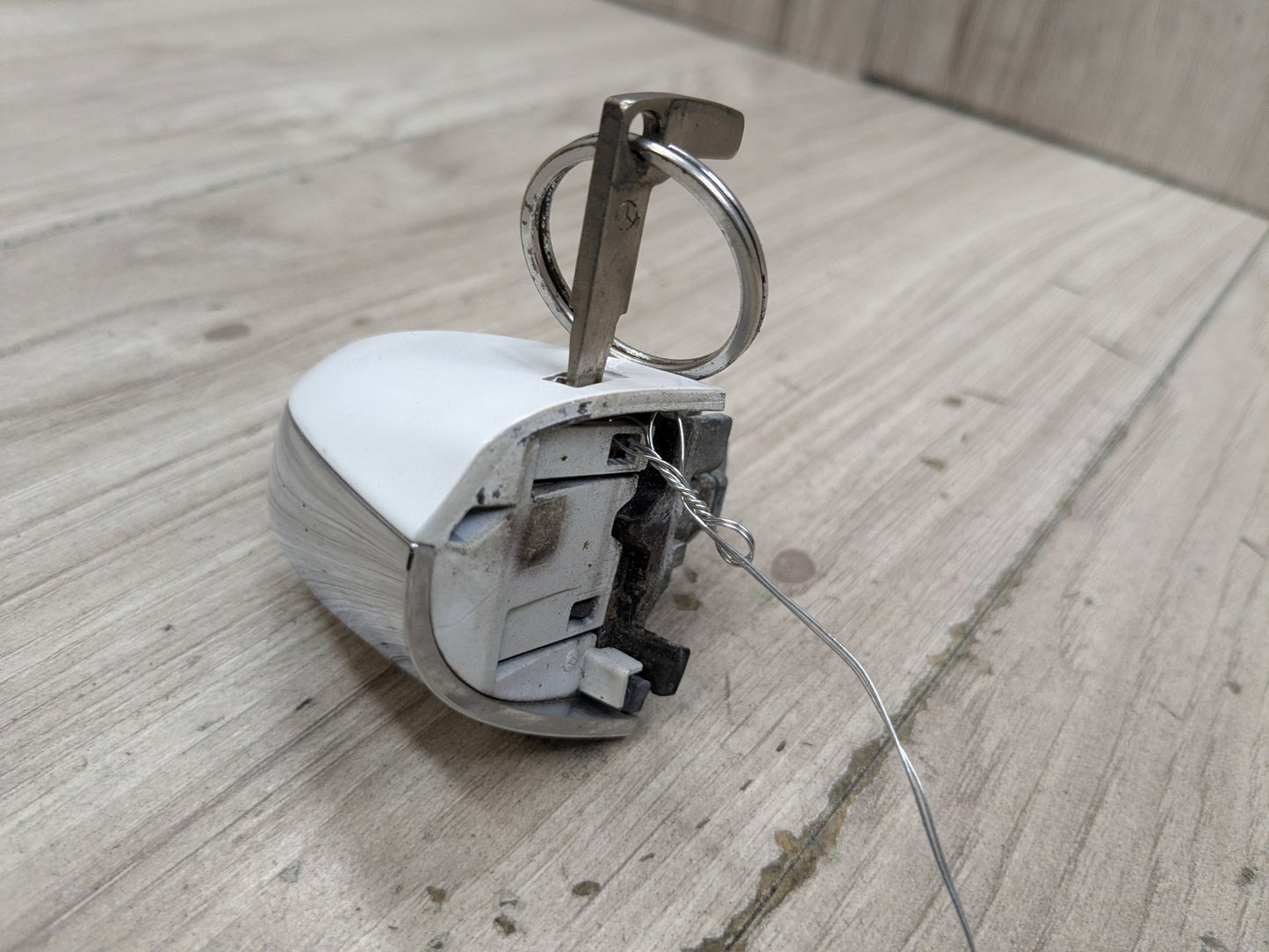 2015-2021 Mercedes-Benz C43 W205 Front Left Driver Key Lock Mechanism w/ Key A0997609500