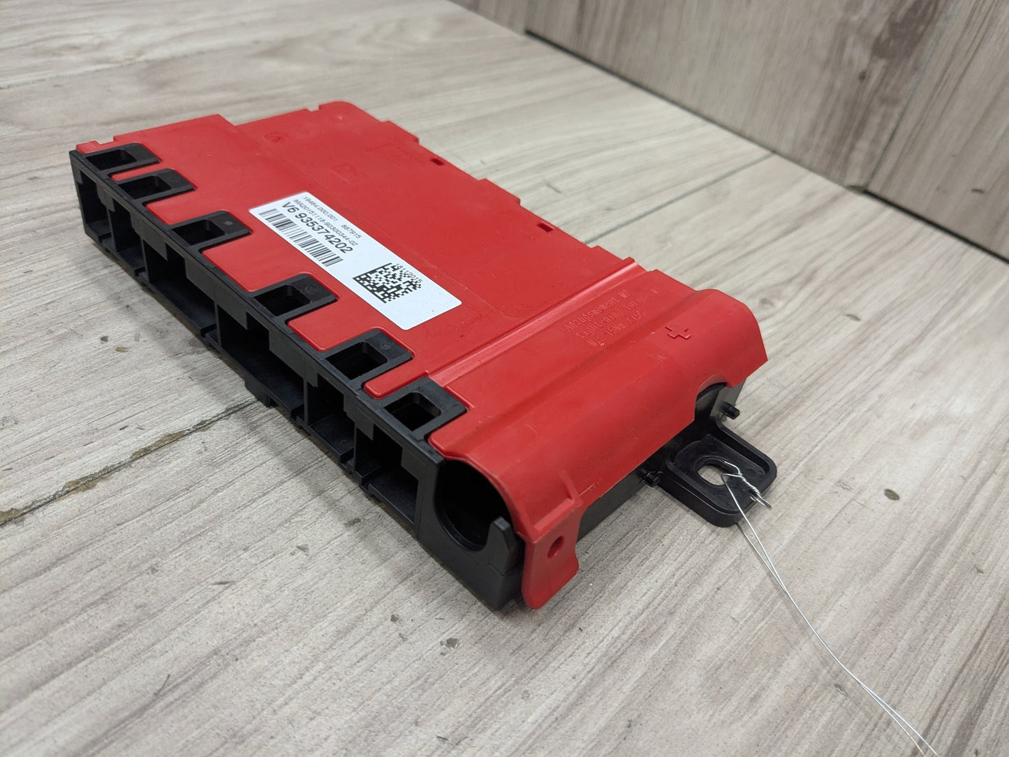 OEM BMW G11 G12 G14 G15 G16 G30 B+ Junction Terminal Power Relay Fuse Box