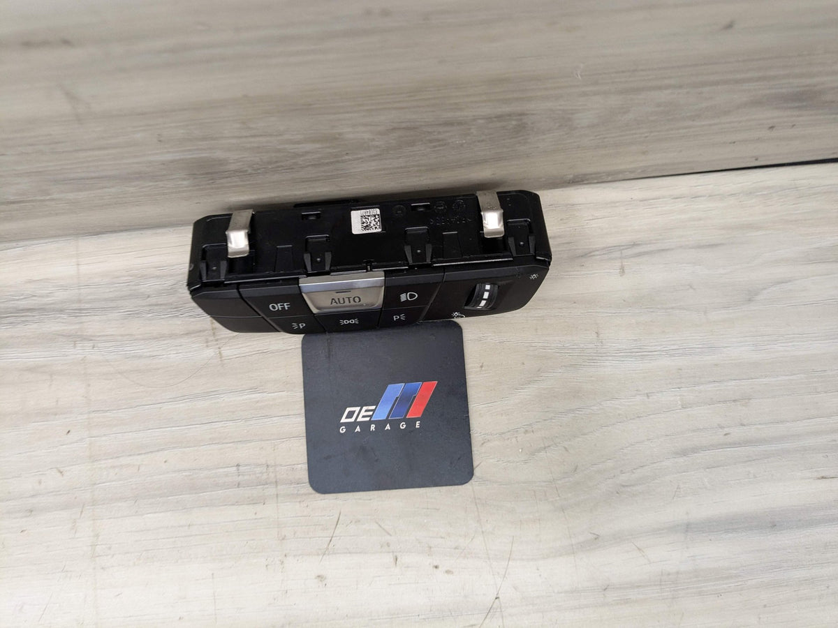 OEM BMW G20 G22 G23 G26 G42 G80 G82 G83 Headlight Control Switch Light Module