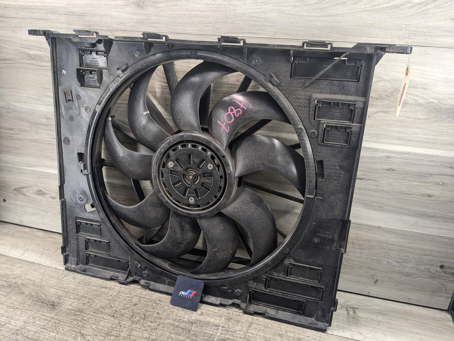 2018 BMW 540i G30 Radiator Fan Shroud Housing w/ Motor 8677740 600W