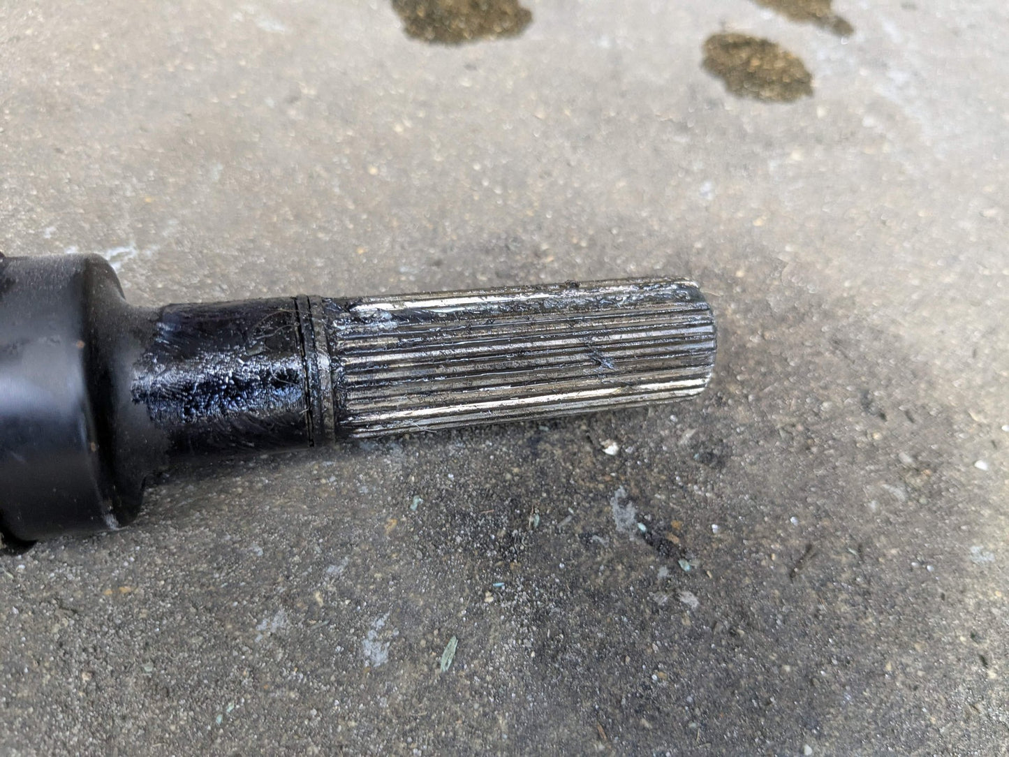 BMW Unknown Unknown Front Propeller Driveshaft Drive Shaft 9425911 OEM BMW G12 G20 G30 F90 X3 X4 X5 M5 M8 Sedan Drive Shaft Driveshaft Front Output