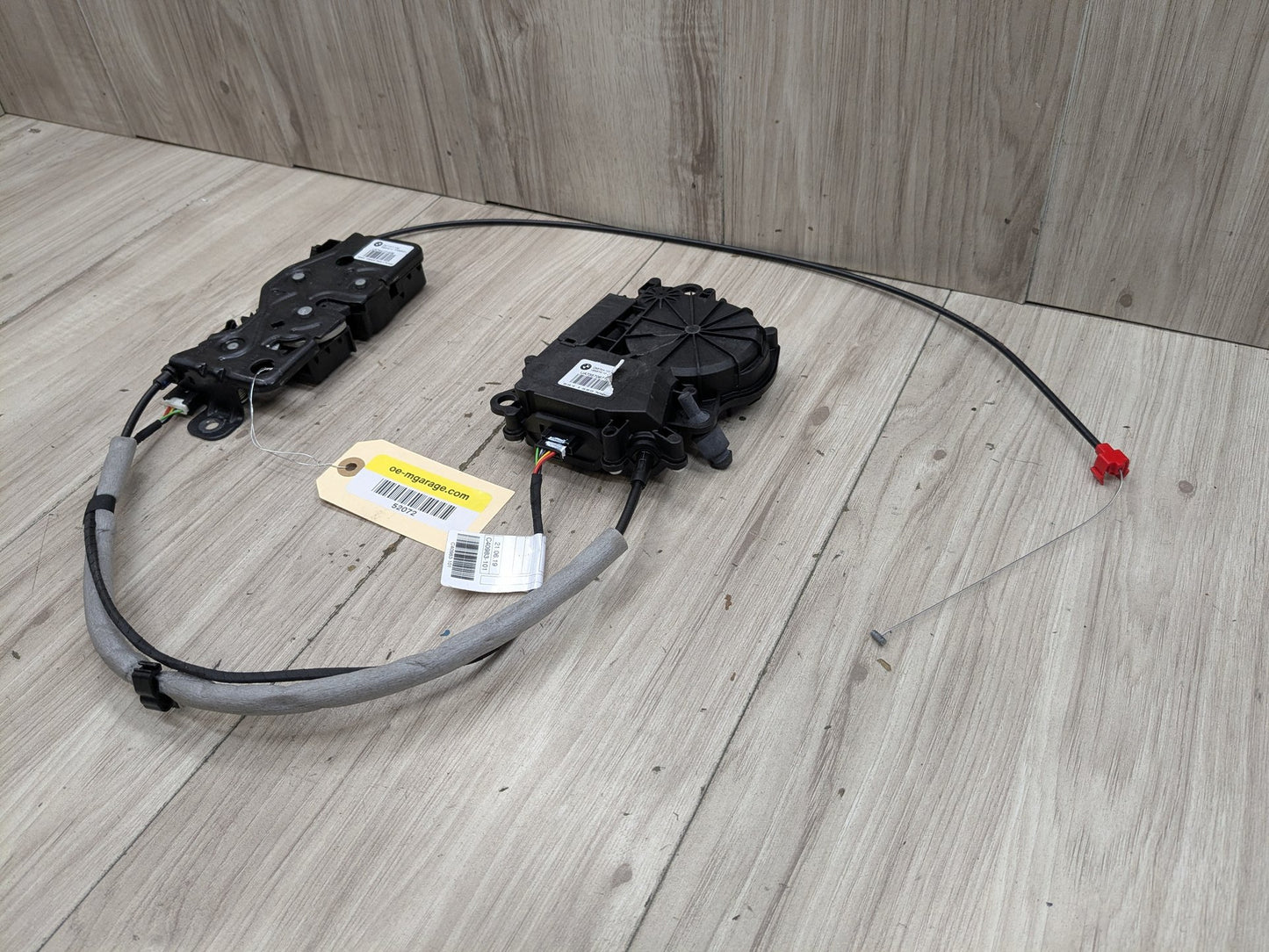 2020 BMW 740i G12 Liftgate Trunk Lid Liftgate Lock Latch Actuators SET 7441014 OEM BMW F90 F97 G01 G12 G22 G30 X3 M5 Trunk Lid Actuator Latch Lock System SET