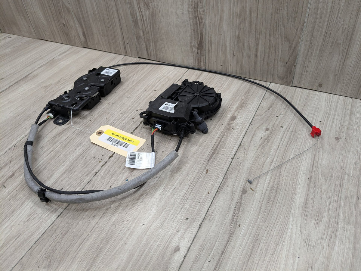 2020 BMW 740i G12 Liftgate Trunk Lid Liftgate Lock Latch Actuators SET 7441014 OEM BMW F90 F97 G01 G12 G22 G30 X3 M5 Trunk Lid Actuator Latch Lock System SET OEM