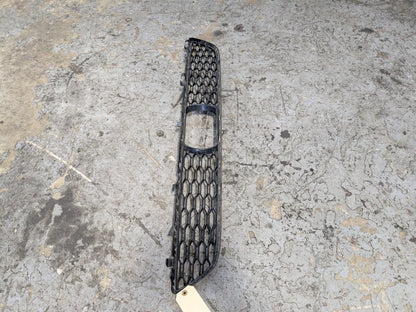 2017-2023 BMW M550i G30 Front Middle Center Bumper Cover Grille 8064931 *17-20 OEM BMW G30 Front Bumper Lower Center Grille Trim Black OEM