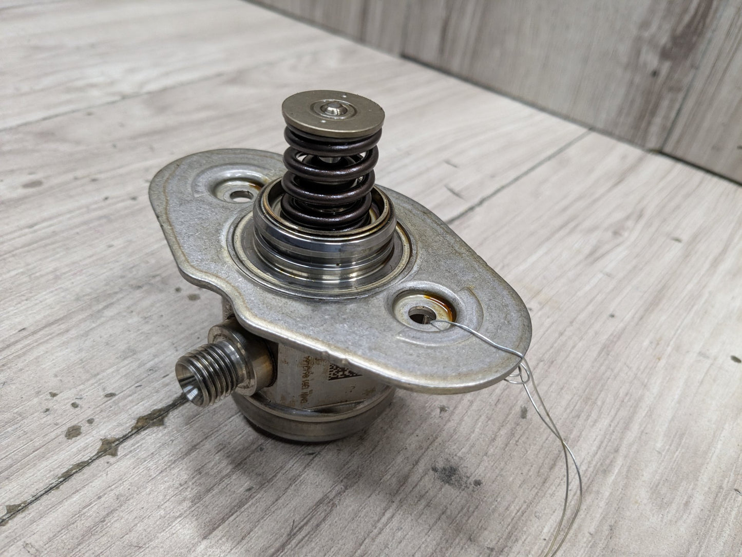 16-20 OEM BMW G11 G12 750 G30 M550 Engine N63R HPFP High Pressure Fuel Pump 5-8