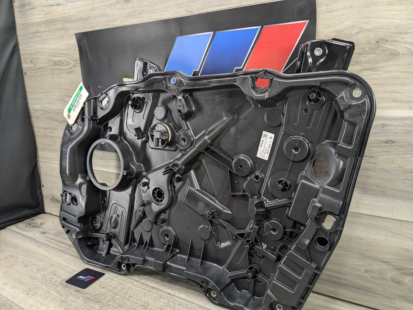 2019 BMW 330i G20 Front Right Passenger Door Window Glass Regulator Motor 7432232 OEM BMW G20 G80 330 M340 M3 FRONT Right Passenger Door Window Regulator Motor