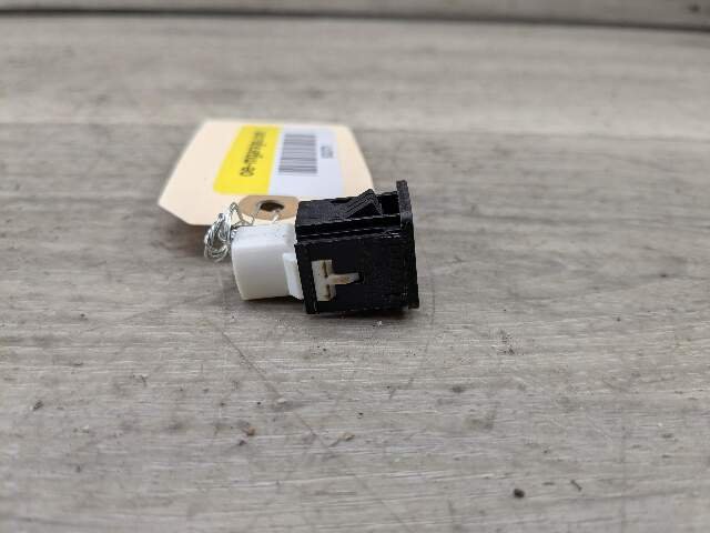 OEM BMW F30 F36 F80 F82 F83 M3 M4 F90 G01 G05 G12 G20 G30 X3 X5 USB Socket Port