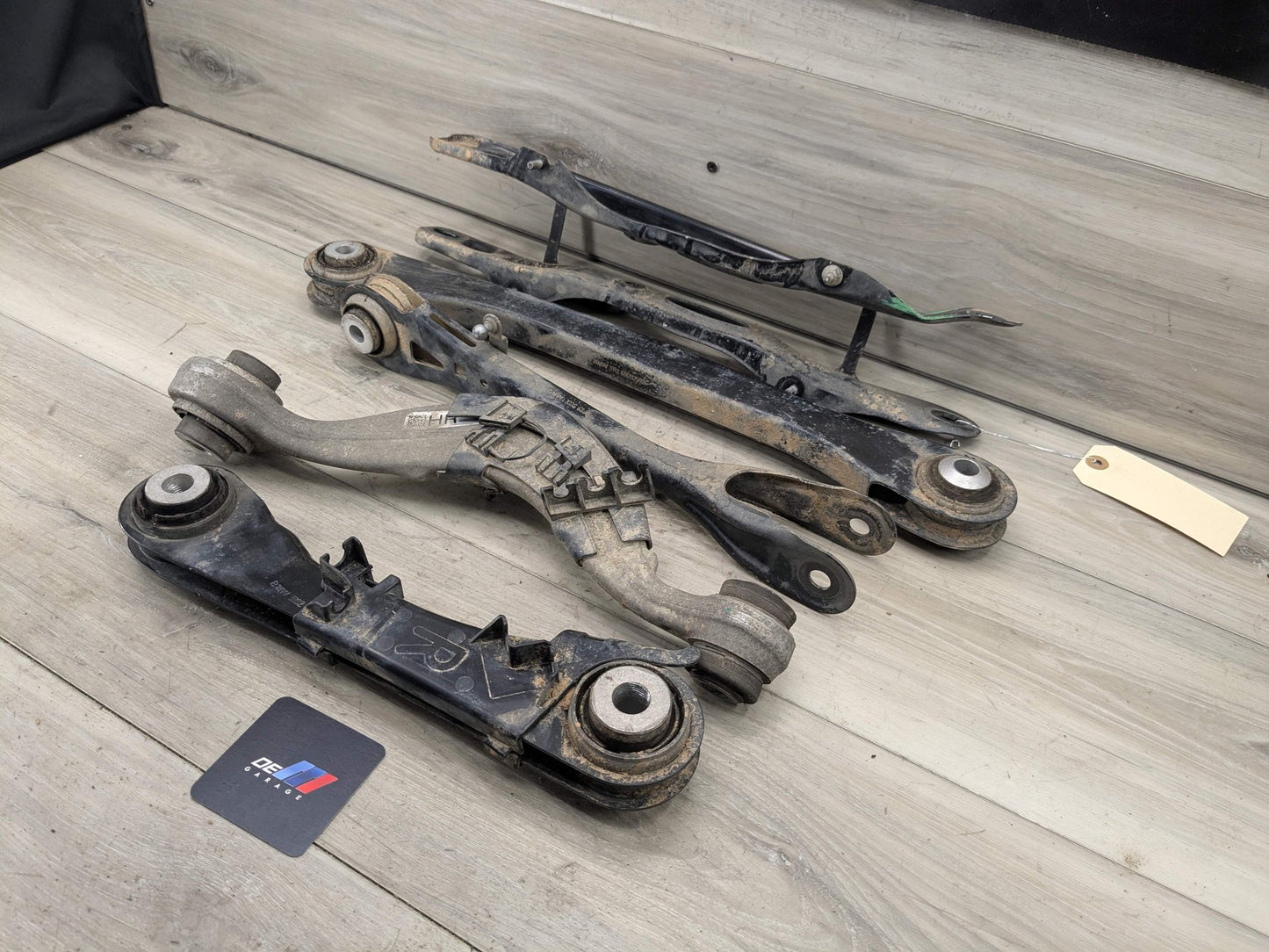 2018 BMW 750i G12 Rear Right Passenger Control Arms SET 6861116 OEM BMW G11 G12 G15 G30 Rear Right Passenger Side Upper Lower Control Arm SET