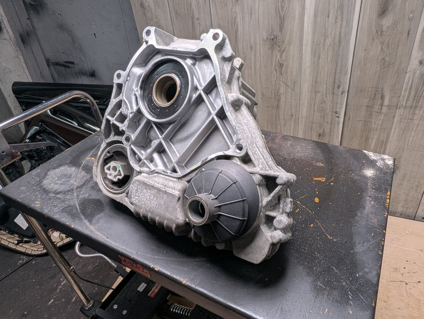 2018 BMW M550i N63B44O2 Transmission Transfer Case 87202k 8485036