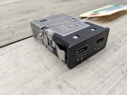 OEM BMW F48 F97 G01 G12 G20 G26 G30 USB Type C Socket Charger Port Connector