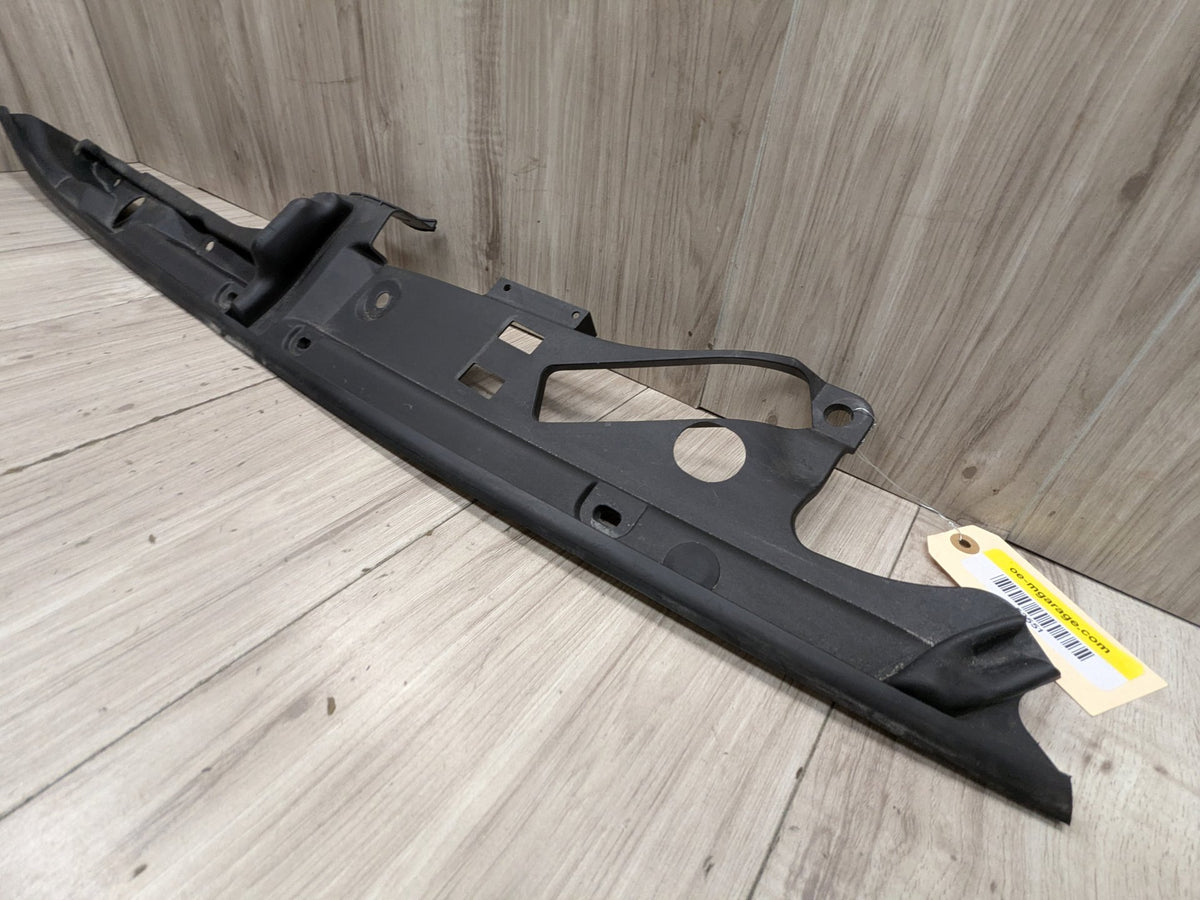 OEM BMW F90 M5 G30 530 540 M550 Front Right Engine Support Sealing Cover Trim