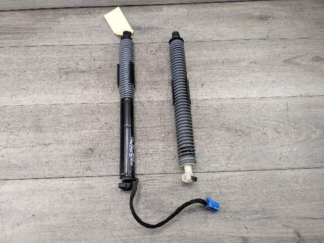 2017 - 2023 BMW M550i G30 Rear Left Right Liftgate Trunk Lid Strut Shock Supports SET 8737952 N63B44O2