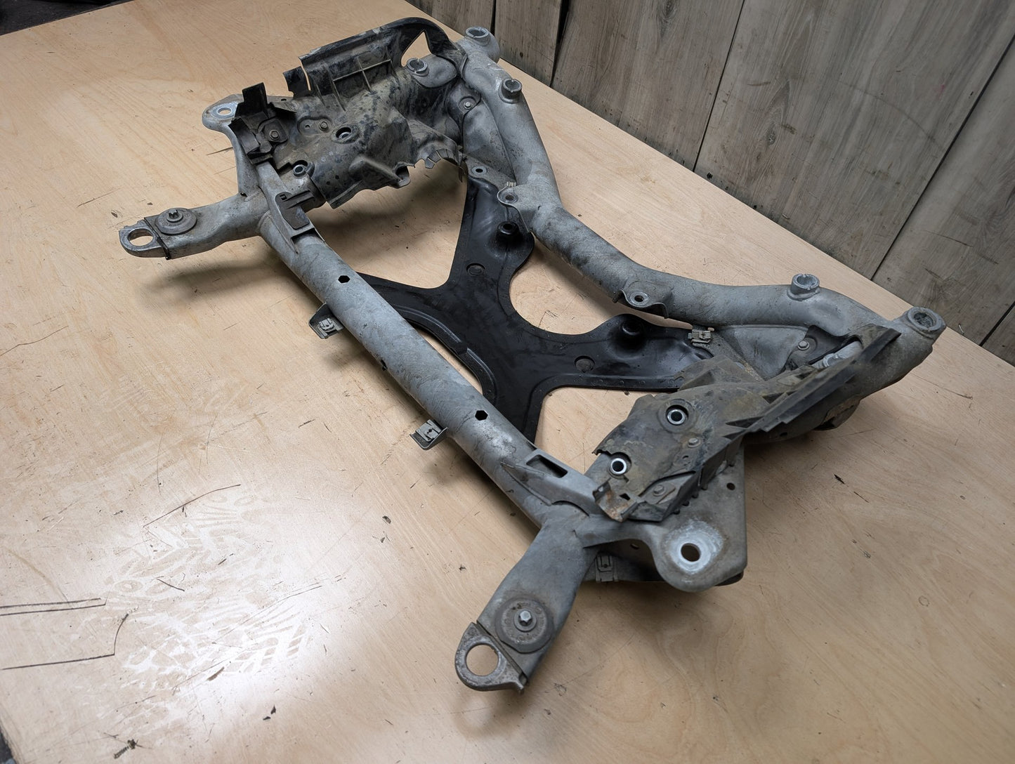 10-16 Mercedes A207 C207 W207 E350 E550 Front Subframe Engine Cradle Crossmember