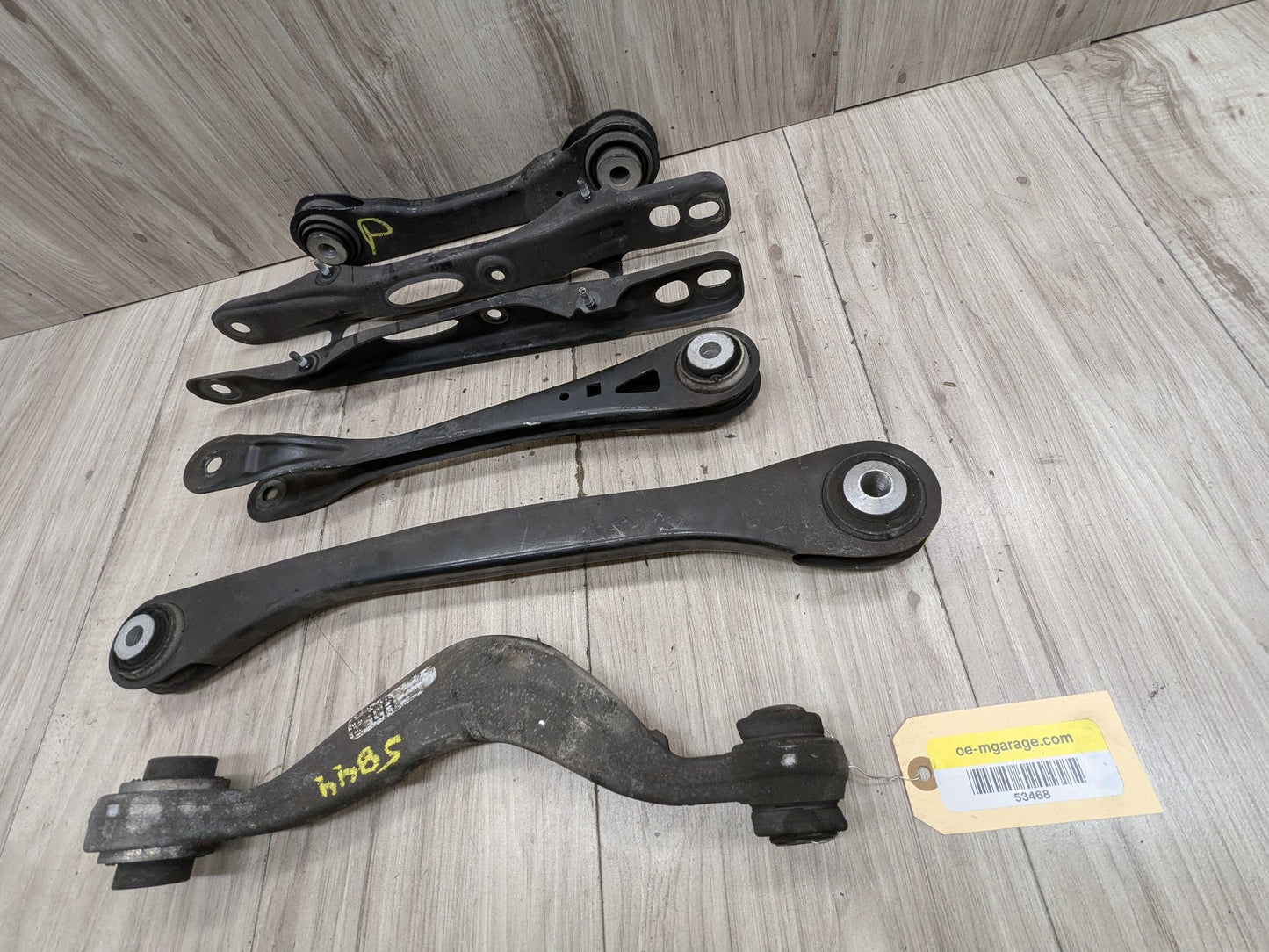 2017-2023 BMW M550i G30 Rear Right Passenger Control Arms SET 6870536 OEM BMW G11 G12 G14 G15 G16 G30 Rear Right Passenger Upper Lower Control Arm SET