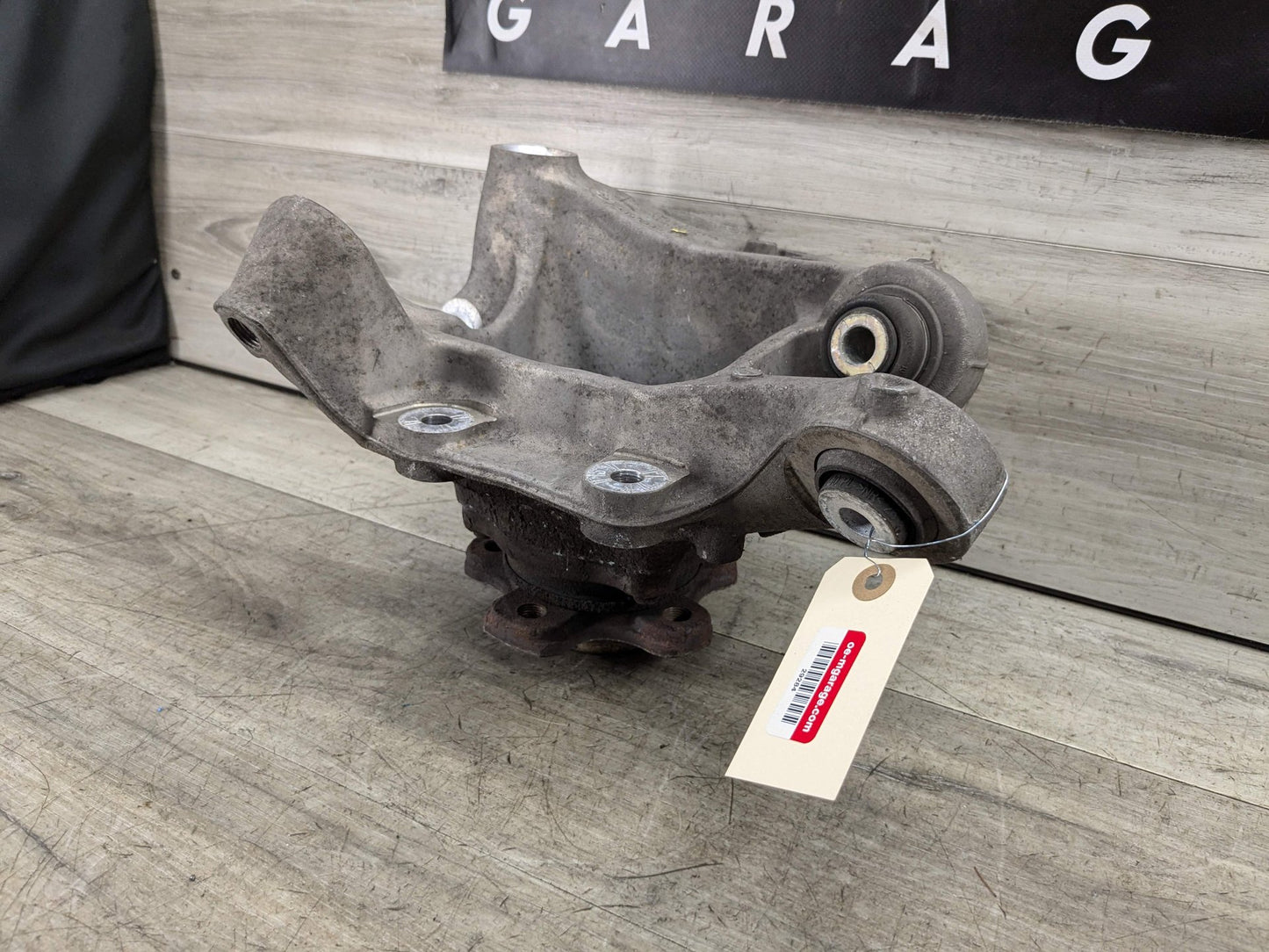 2017 BMW 540i G30 Rear Right Passenger Spindle Knuckle w/ Bearing 6866338 17-23 OEM BMW G30 530 540 M5550 REAR Right Passenger Hub Knuckle Bearing Carrier
