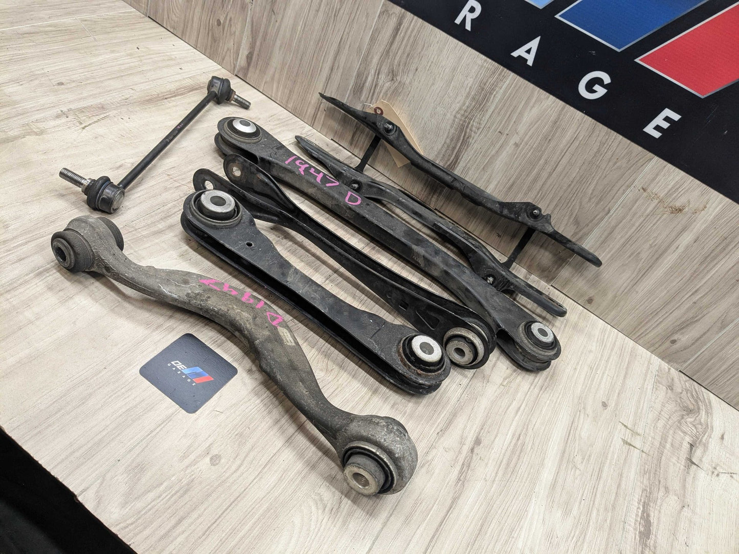 2017 BMW 750i G12 Rear Left Driver Control Arms SET 6861115 OEM BMW G11 G12 G14 G15 G16 G30 Rear Left Driver Upper Lower Control Arm SET