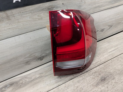 14-18 BMW OEM F15 F85 X5 X5M Rear Right Passenger Side Outer Stop Tail Light