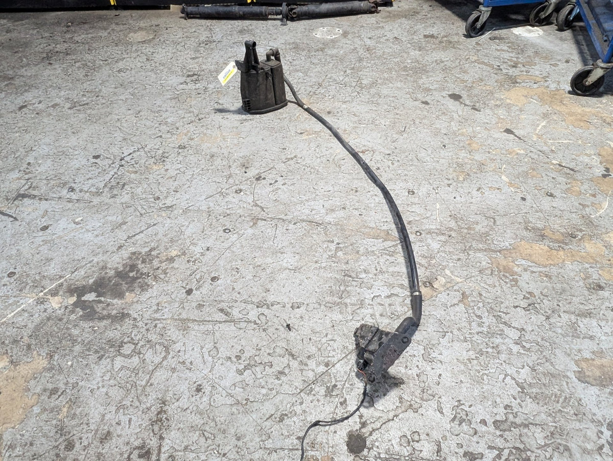 1996-2003 BMW Z3 E36 Fuel Vapor Charcoal Canister 1184608 NOTES** OEM