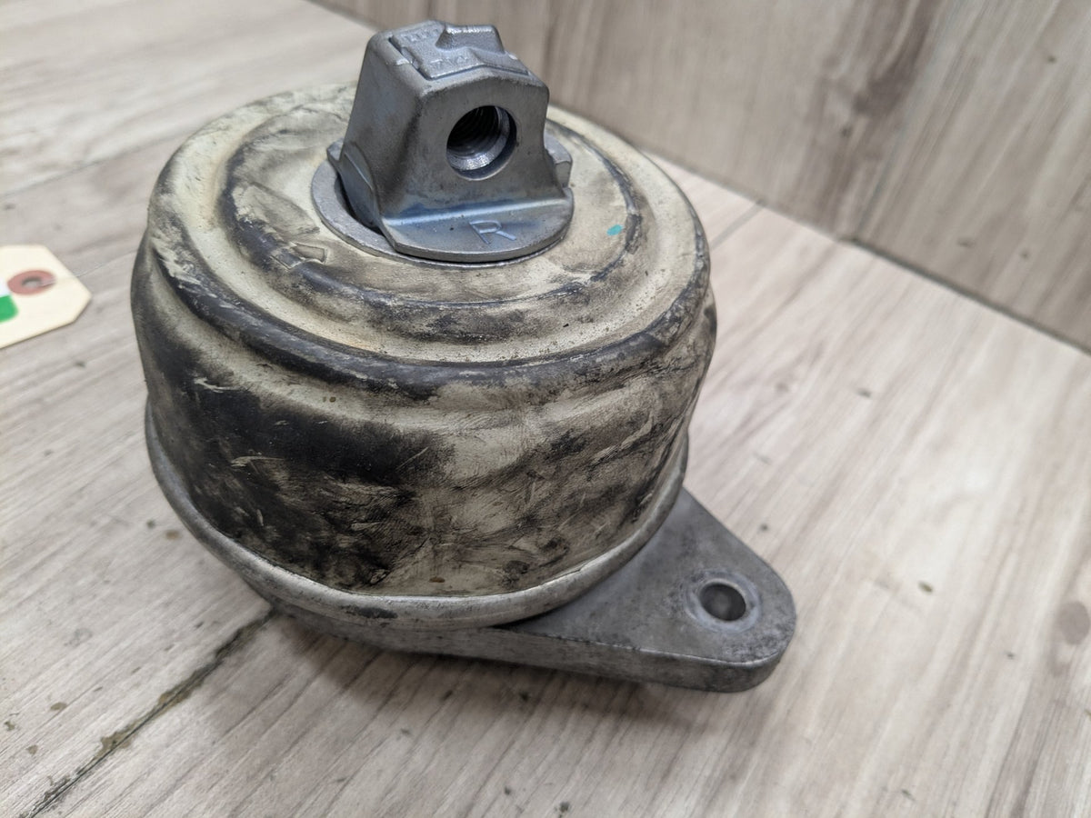 OEM Mercedes W212 W218 E550 M278 CLS63 AMG Engine Right Passsenger Motor Mount
