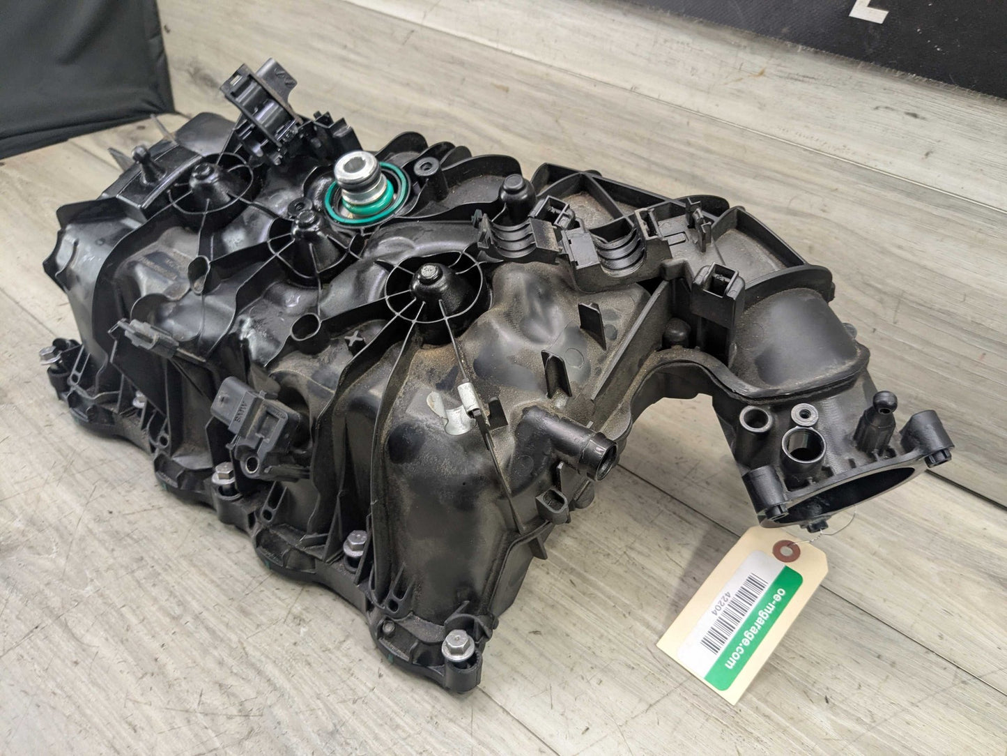 OEM BMW G01 G20 G26 G30 230 330 430 530 X3 Engine B46 Intake Manifold 8647975