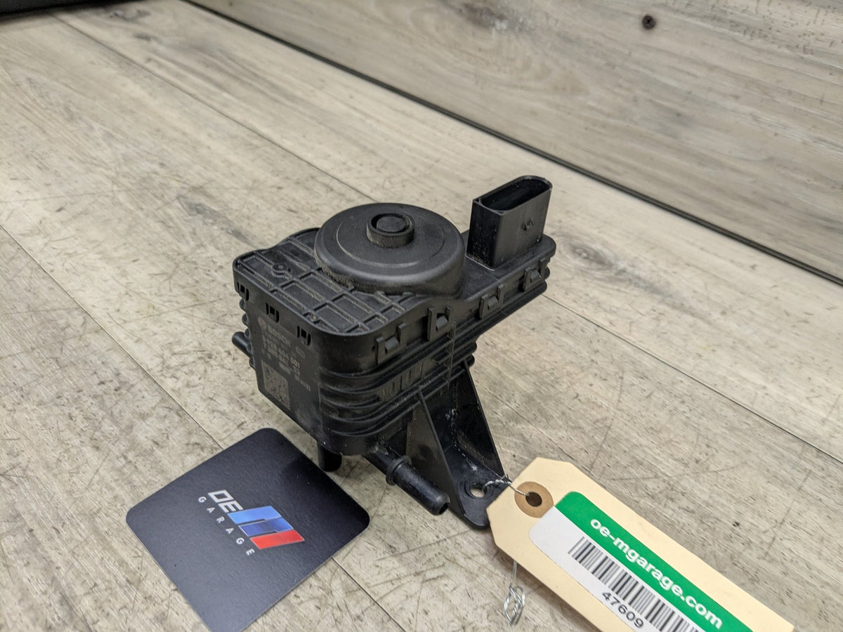 09-13 OEM BMW E70 E90 X5 335D M57N2 Diesel Emission Fluid Transfer Pump SCR