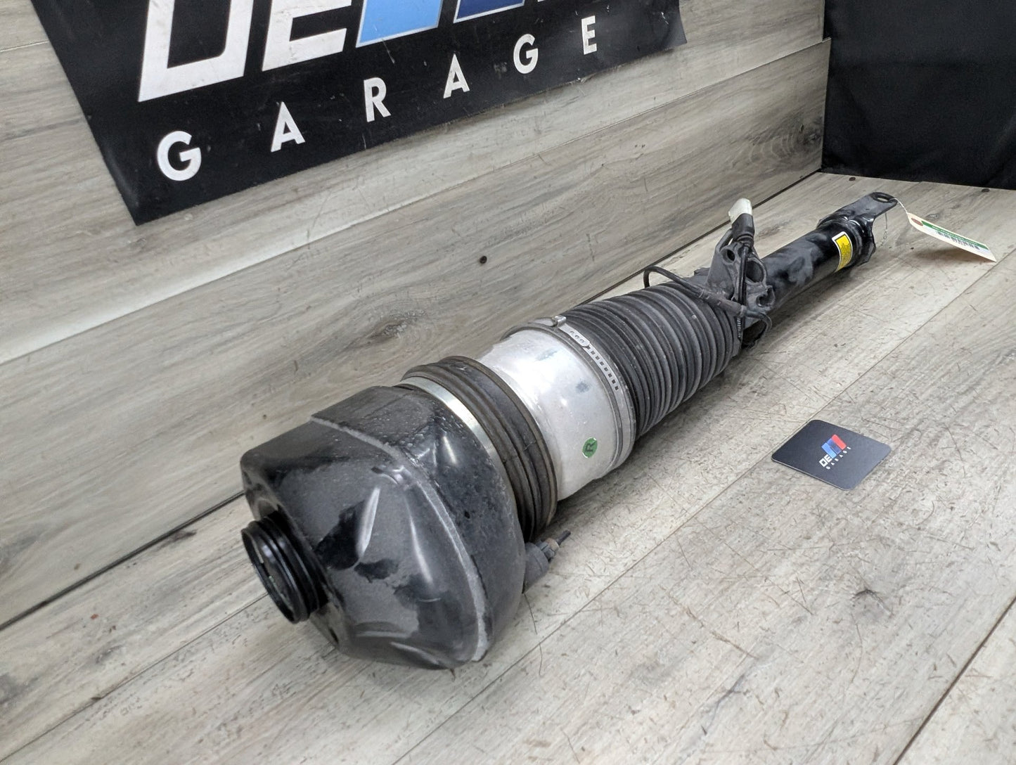 2017 BMW 740i G12 Front Right Passenger Spring Strut Shock Absorber 6877554 AFT BMW 16-22 G11 G12 740i RWD Front Right Passenger Air Shock Strut Absorber
