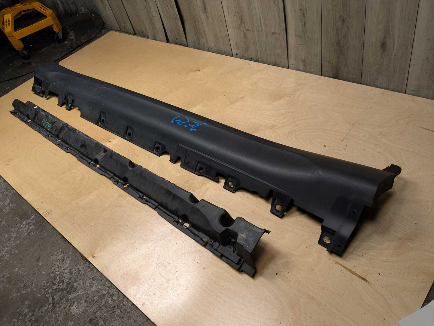 *14-18 OEM BMW F15 X5 Right Passenger Side Skirt Rocker Panel Molding w/ Bracket