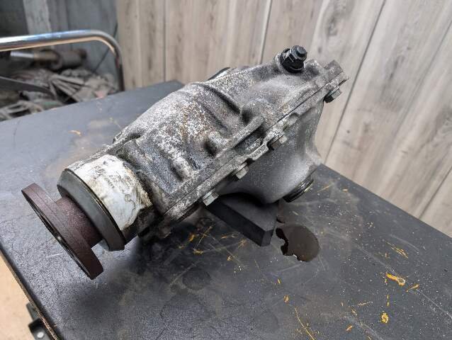 OEM BMW G11 G12 G20 G30 xDrive AWD Front Differential Axle Gearbox Carrier 2.81