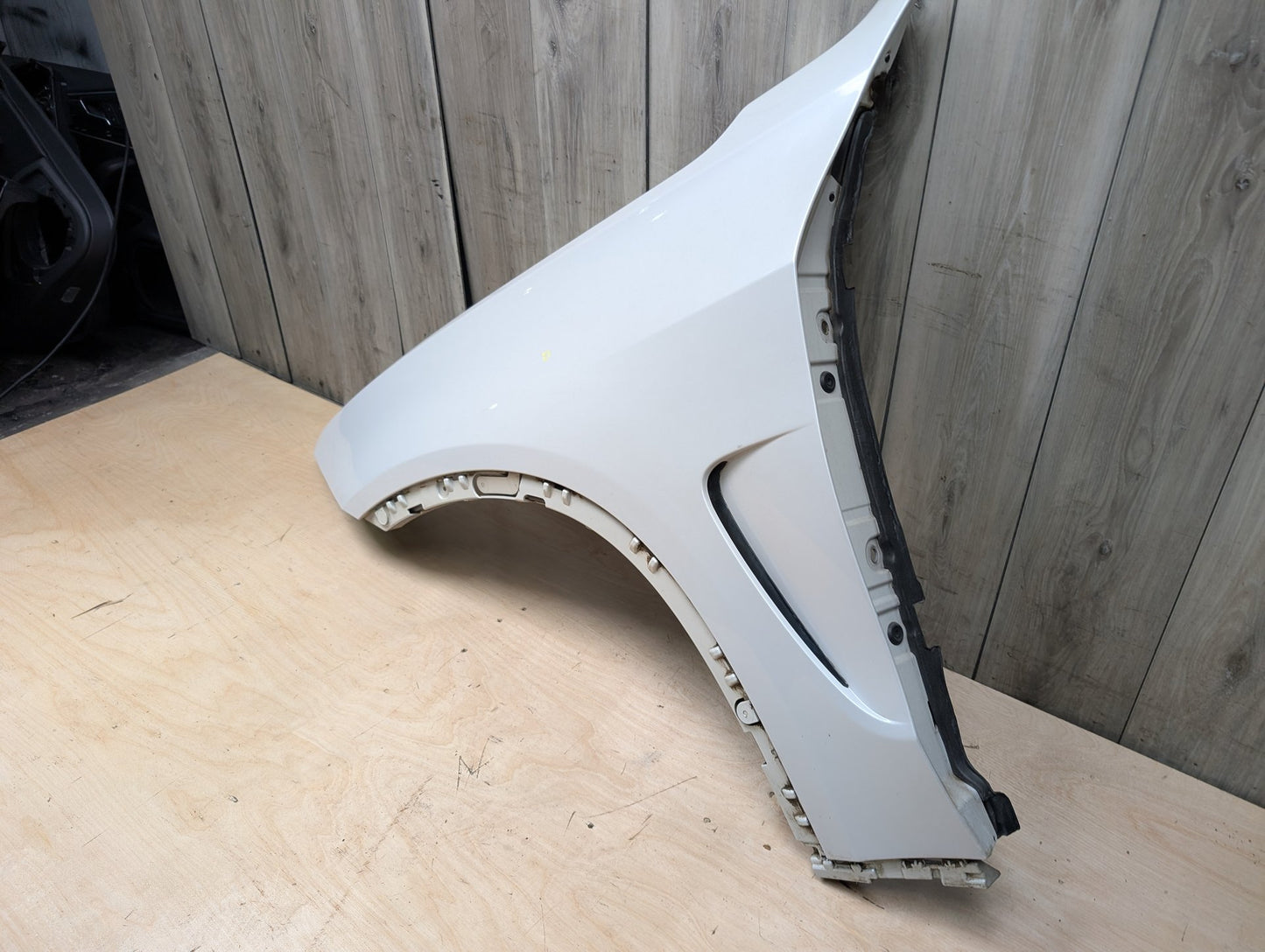 14-18 OEM BMW F15 X5 Front Left Driver Side Fender Panel White MINERALWEISS METALLIC (A96)
