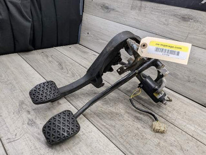 1996 - 2003 BMW Z3 E36 MANUAL Gas Pedal Clutch Brake Assembly 1158659 M54B25O0