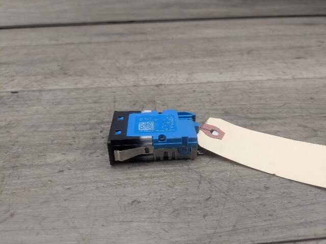 OEM BMW F44 F48 F97 G01 G05 G12 G20 G30 G80 USB Dual Type C Charger Port Socket