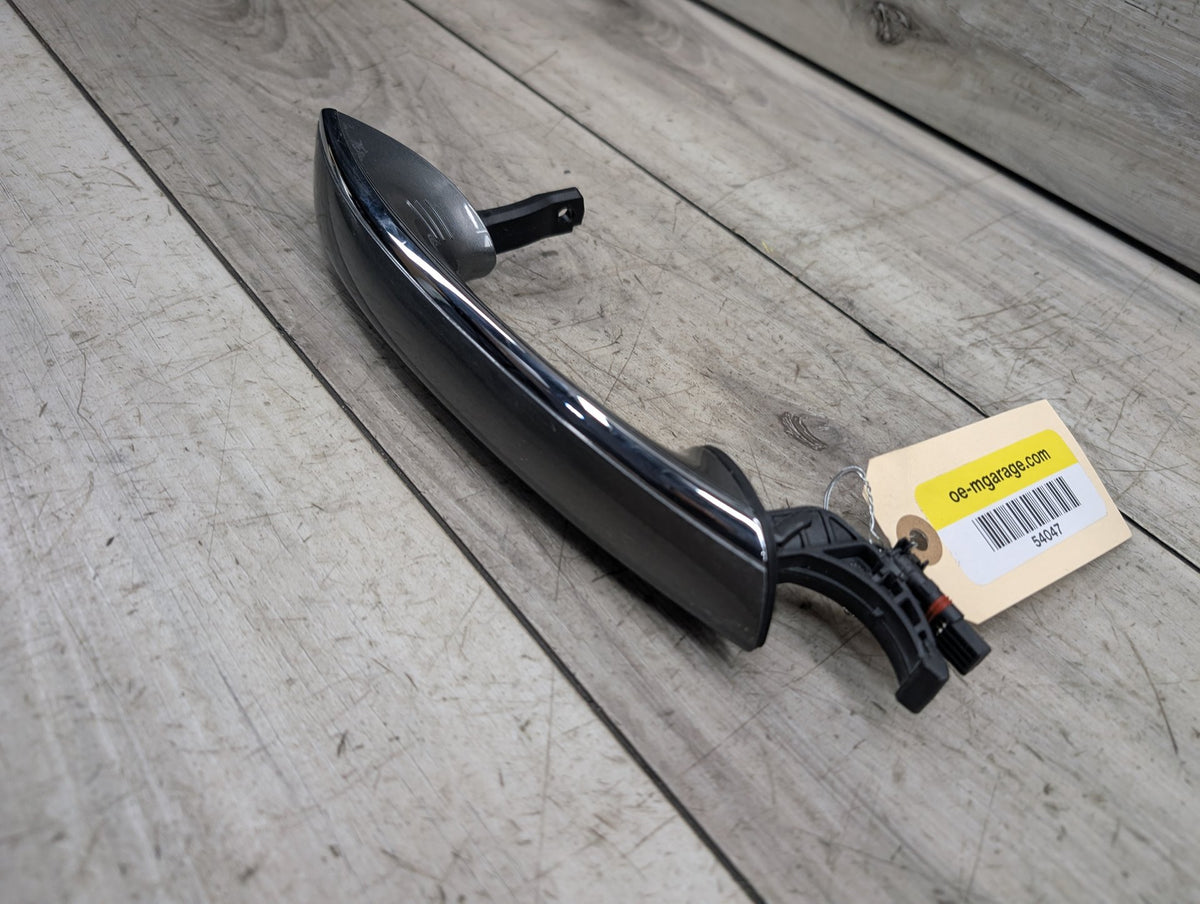 2016-2022 BMW 750i G12 Front or Rear Right Passenger Exterior Door Handle w/ Comfort Access 7413564 OEM