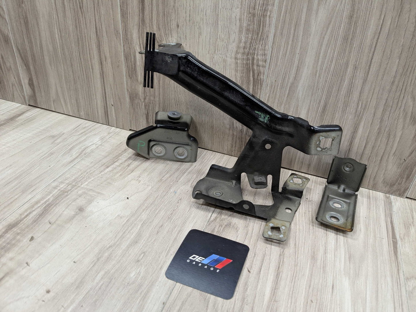 2016 BMW 750i G12 Front Right Passenger Fender Brackets SET 0