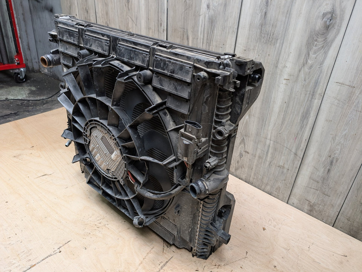 2019-2026 BMW X5 G05 Radiator Cooling Condenser Fan Shroud Assembly SET 8655762