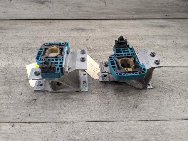 OEM BMW F90 F93 G11 G12 G16 G30 M5 Radiator Mount Support Bracket Left Right SET