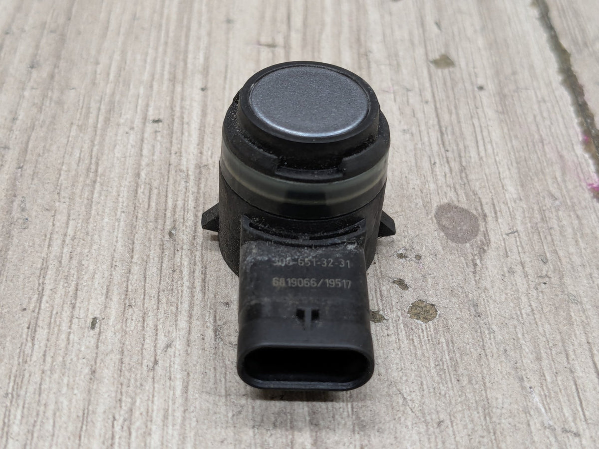 2017-2023 BMW M550i G30 Bumper PDC Parking Distance Sensor 9283200 15-20 OEM BMW F16 F90 F97 G01 G30 I12 i8 M5 X3 Bumper Parking PDC Sensor OEM