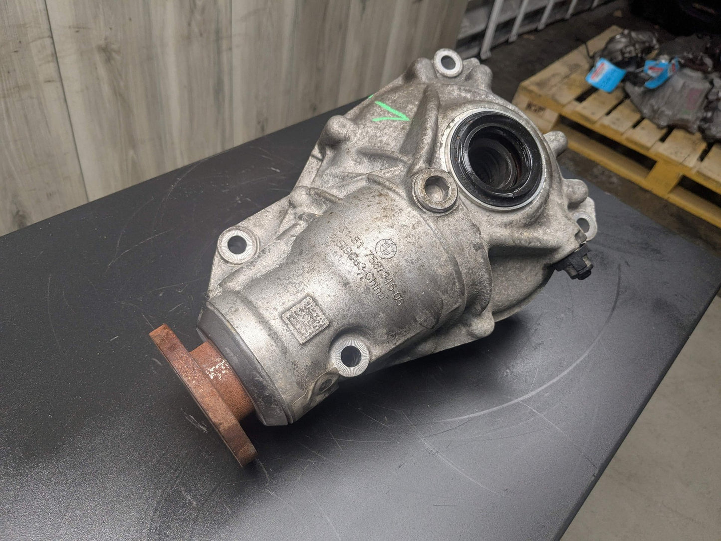 OEM BMW F22 F30 F32 F36 xDrive AWD Front Differential Axle Gearbox Carrier AT