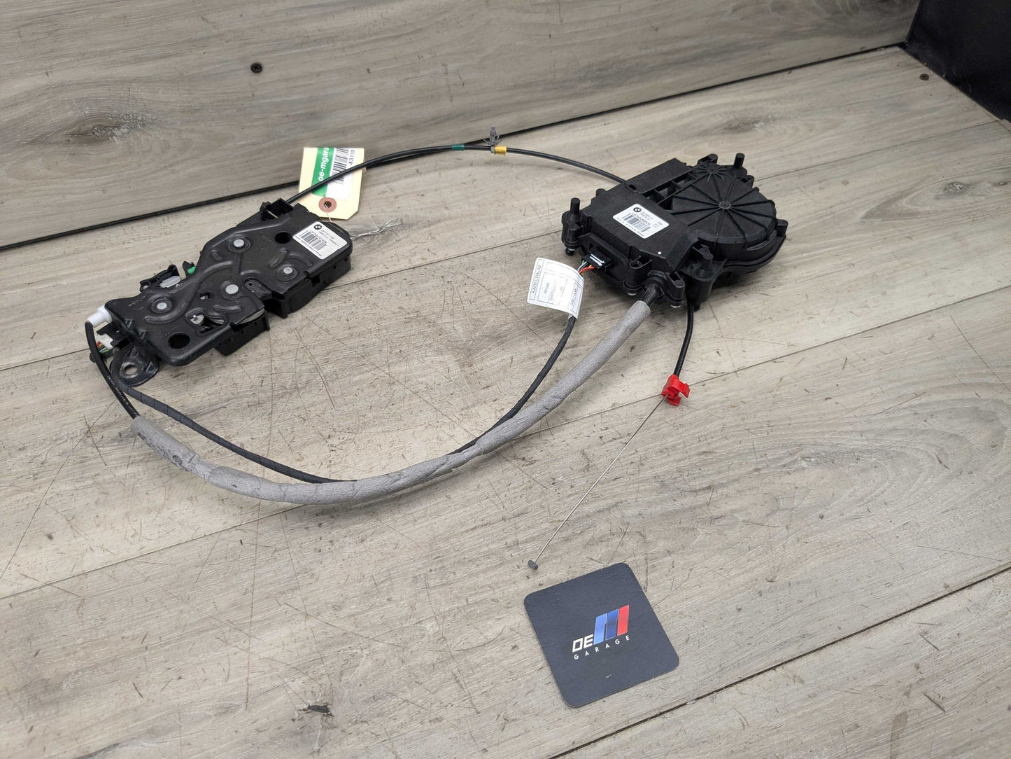 2019 BMW 330i G20 Liftgate Trunk Lid Liftgate Lock Latch Actuators SET 7383561 OEM BMW F90 F97 G01 G12 G22 G30 X3 M5 Trunk Lid Actuator Latch Lock System SET