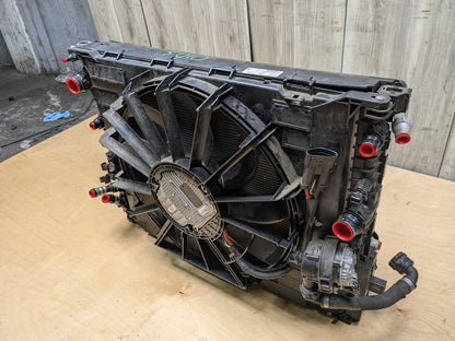 2018 BMW M550i G30 Radiator Cooling Condenser Fan Shroud Assembly 8619628 1000W