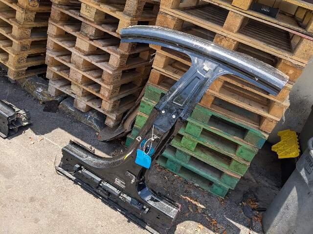 22-24 OEM BMW G26 430 M440 Left Driver Side B Pillar Door Body Cut Structure