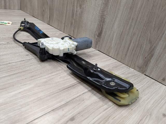 11-18 OEM BMW F25 X3 Front Right Passenger Door Window Regulator Motor