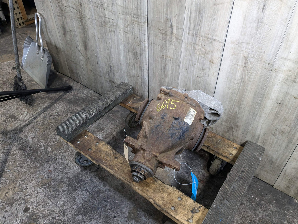 2010 BMW 335d E90 Rear Axle Carrier Differential k 7571175