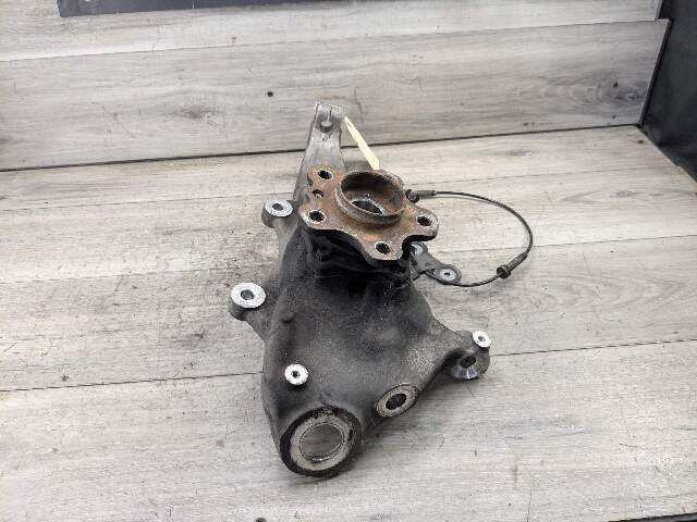 OEM BMW G30 530 540 M550 AWD Front Right Passenger Hub Spindle Knuckle Bearing